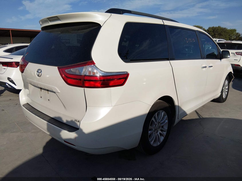 TOYOTA SIENNA - zdjęcie 4