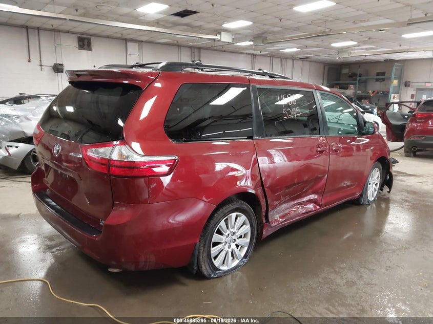 TOYOTA SIENNA - zdjęcie 4