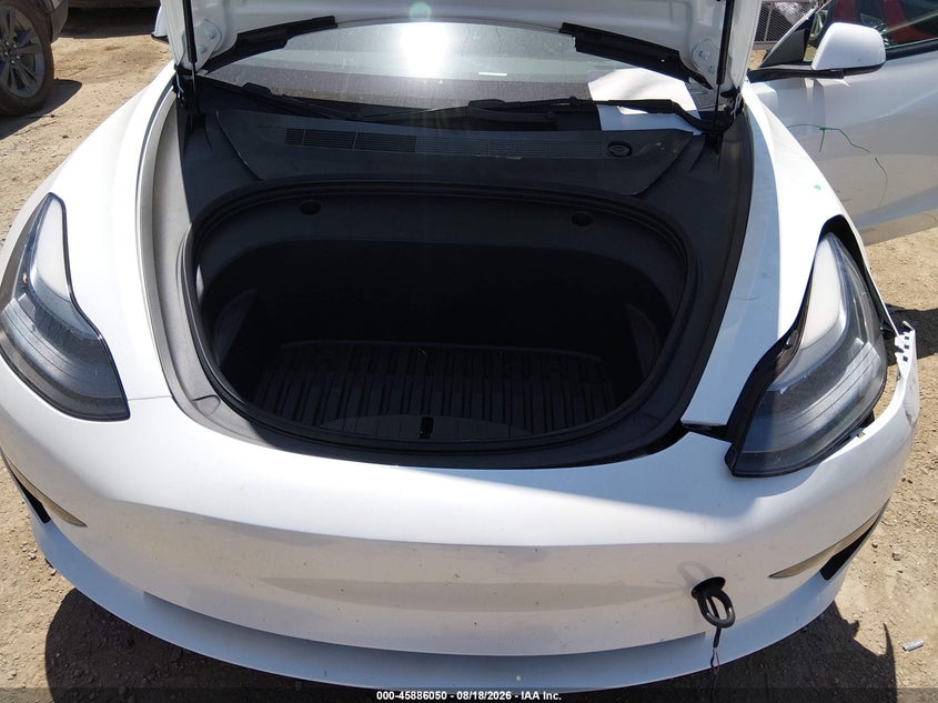 TESLA MODEL 3 - zdjęcie 10