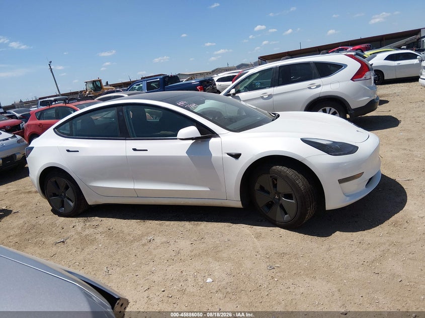 TESLA MODEL 3 - zdjęcie 12