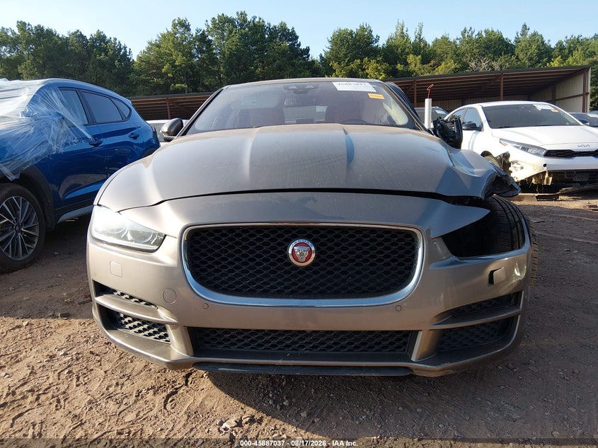JAGUAR XE - zdjęcie 13