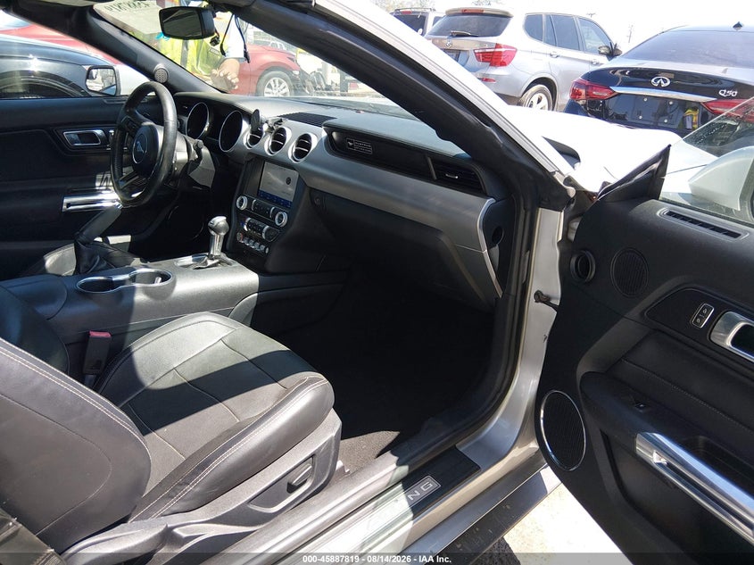 FORD MUSTANG - zdjęcie 5