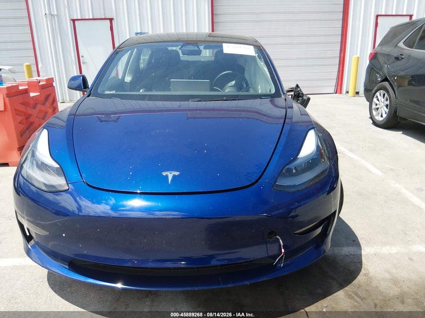 TESLA MODEL 3 - zdjęcie 11