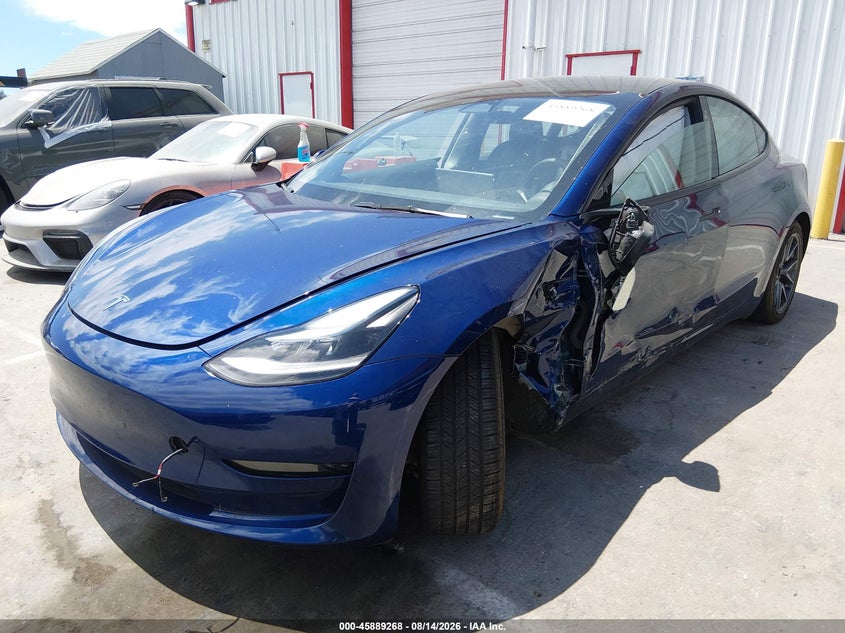TESLA MODEL 3 - zdjęcie 2