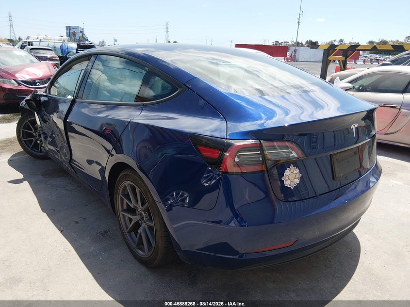 TESLA MODEL 3 - zdjęcie 3