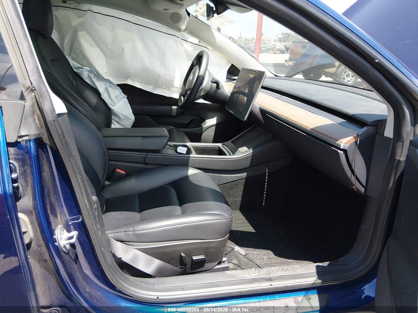 TESLA MODEL 3 - zdjęcie 5
