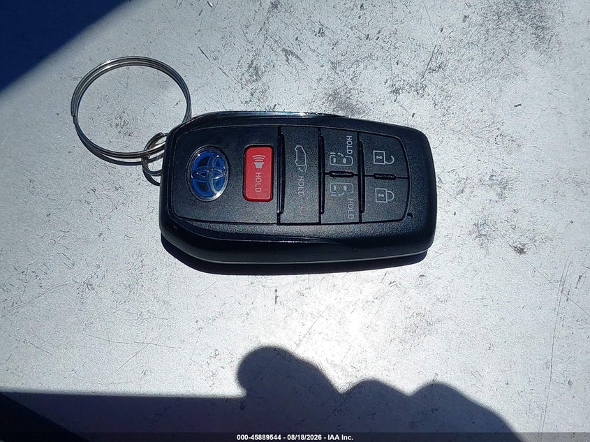 TOYOTA SIENNA - zdjęcie 11