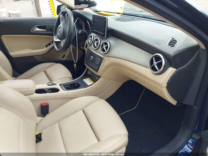 MERCEDES-BENZ GLA 250 - zdjęcie 5
