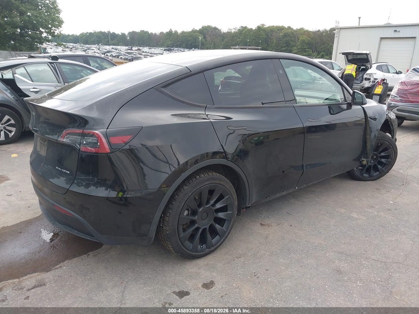 TESLA MODEL Y - zdjęcie 4