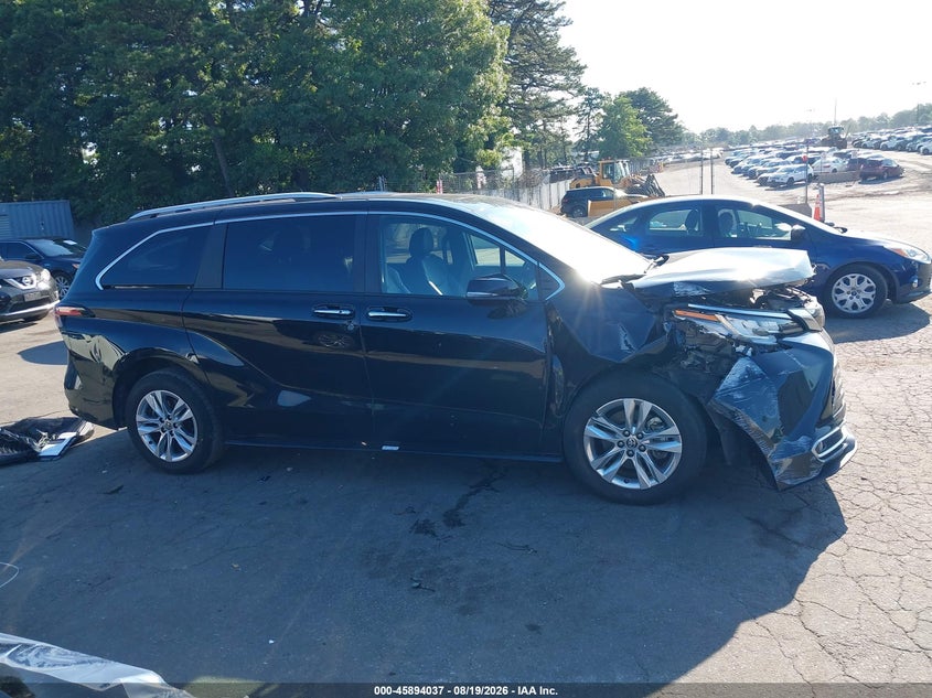 TOYOTA SIENNA - zdjęcie 13