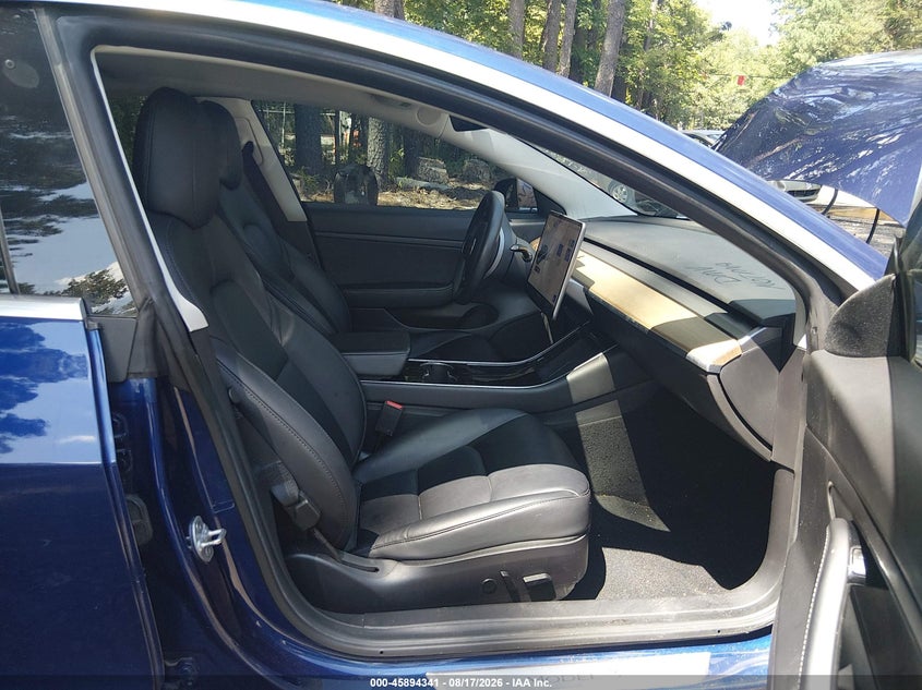 TESLA MODEL 3 - zdjęcie 5
