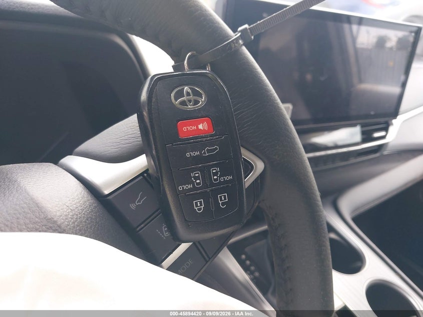 TOYOTA SIENNA - zdjęcie 11