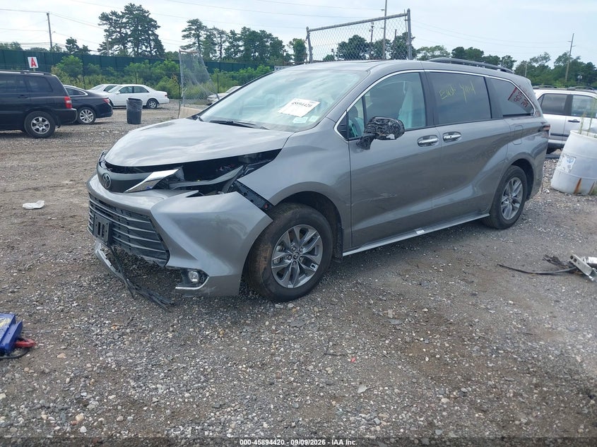 TOYOTA SIENNA - zdjęcie 2