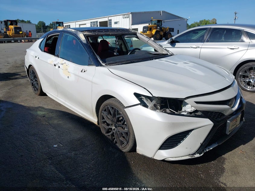 TOYOTA CAMRY - zdjęcie 1