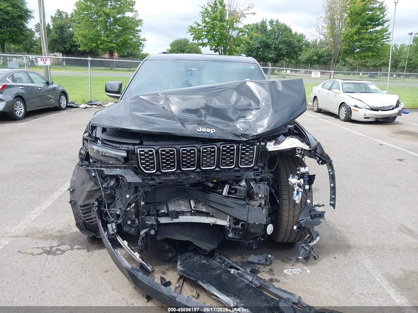 JEEP GRAND CHEROKEE 4XE - zdjęcie 12