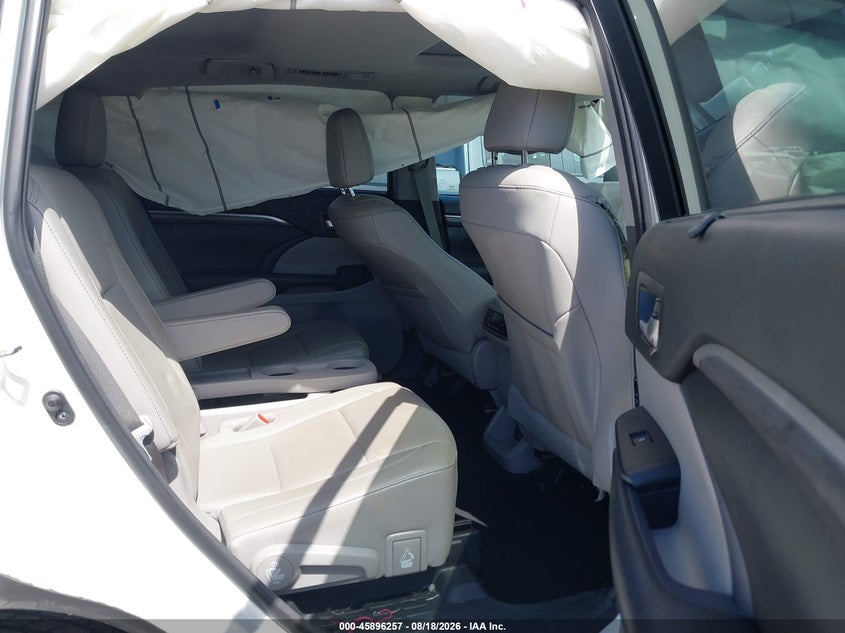 TOYOTA HIGHLANDER - zdjęcie 8