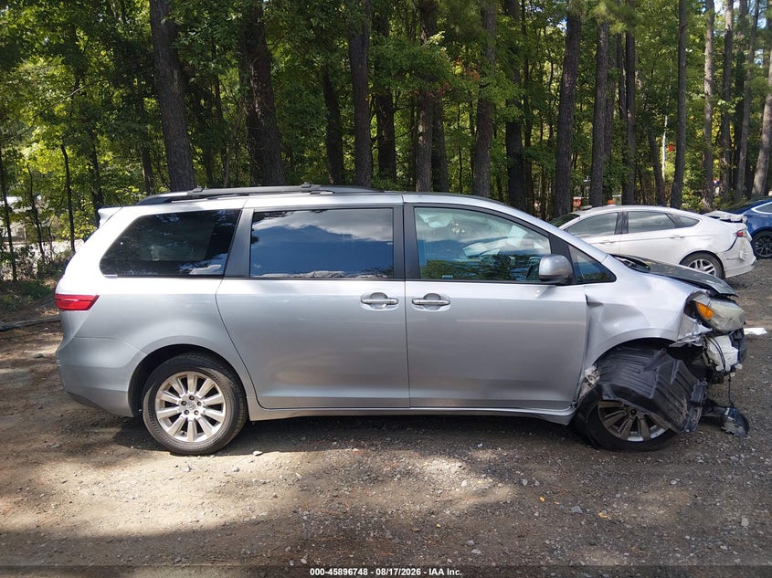 TOYOTA SIENNA - zdjęcie 13