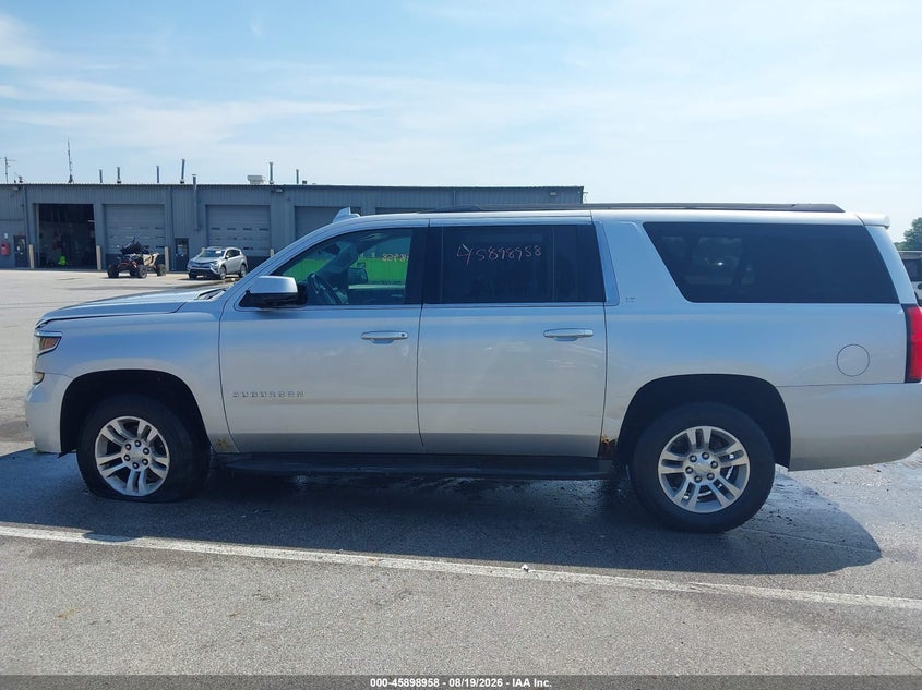 CHEVROLET SUBURBAN - zdjęcie 13