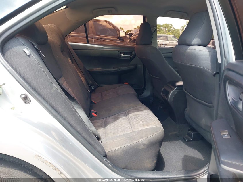 TOYOTA CAMRY - zdjęcie 8