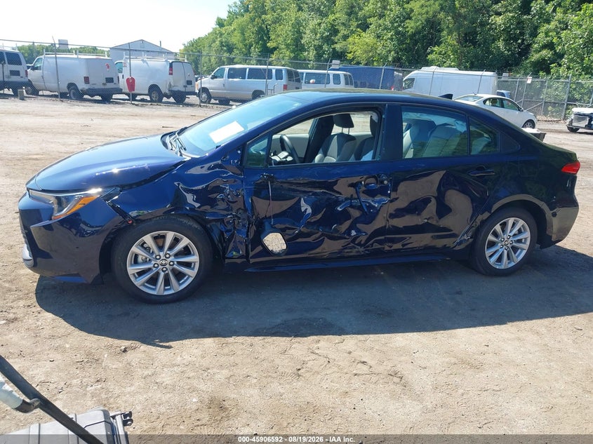 TOYOTA COROLLA - zdjęcie 14