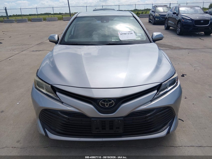 TOYOTA CAMRY - zdjęcie 12