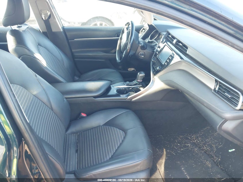 TOYOTA CAMRY - zdjęcie 5