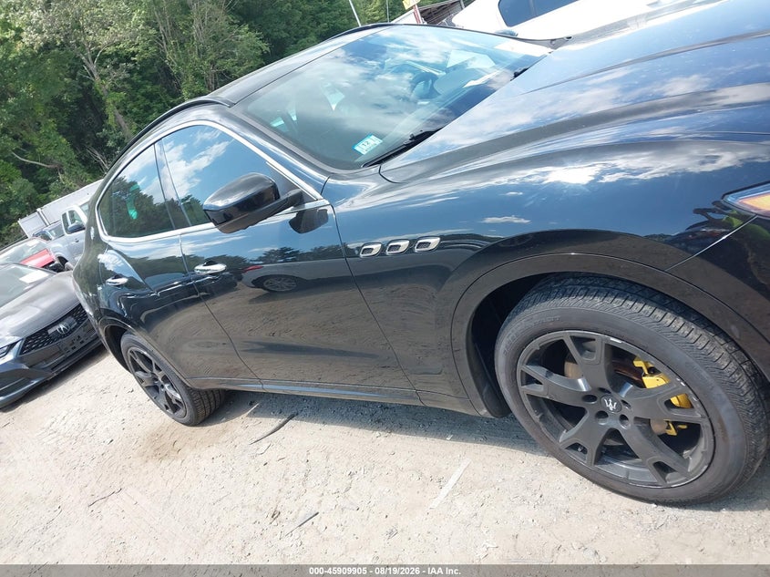 MASERATI LEVANTE - zdjęcie 13