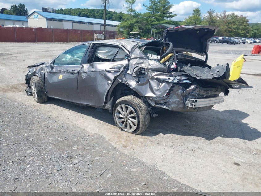 TOYOTA CAMRY - zdjęcie 3