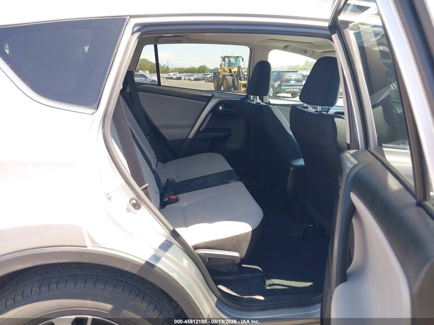 TOYOTA RAV4 - zdjęcie 8