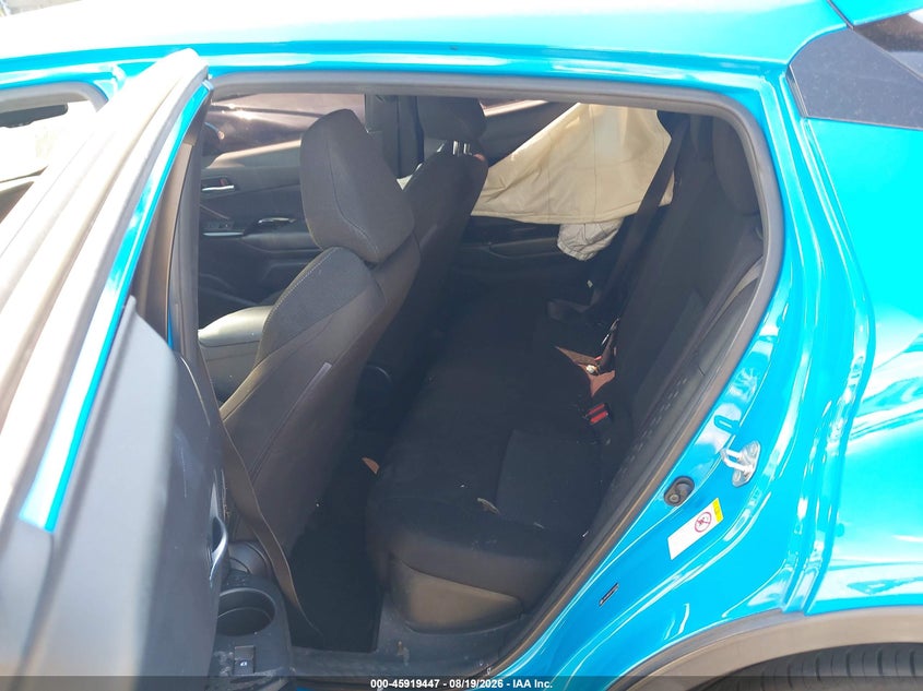 TOYOTA C-HR - zdjęcie 8