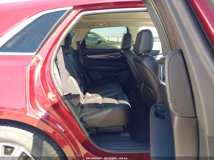 CADILLAC XT5 - zdjęcie 8