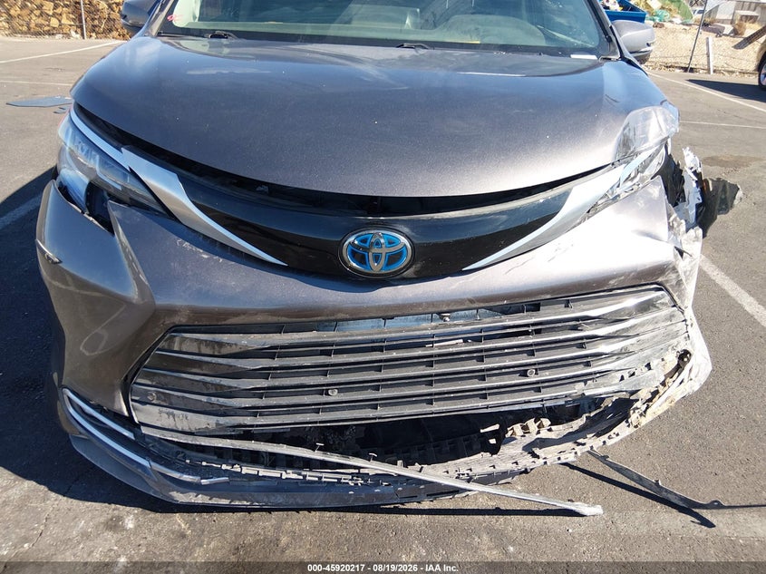 TOYOTA SIENNA - zdjęcie 6