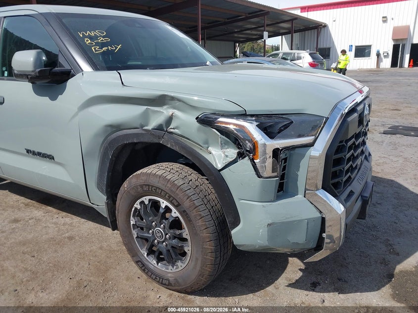 TOYOTA TUNDRA - zdjęcie 6