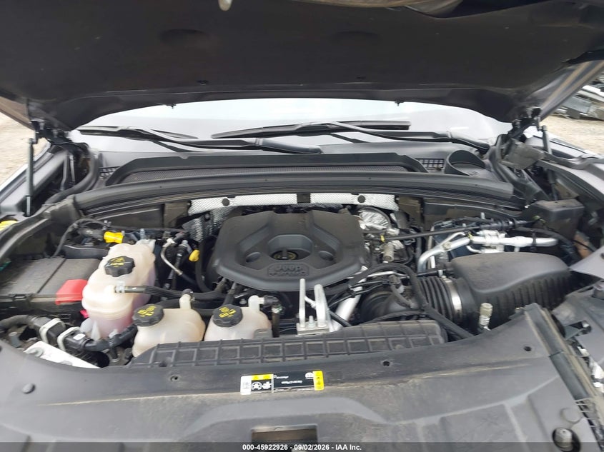 JEEP GRAND CHEROKEE 4XE - zdjęcie 10