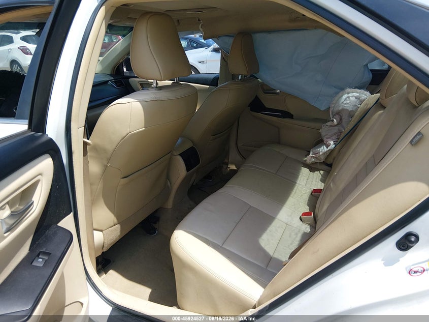 TOYOTA CAMRY - zdjęcie 8