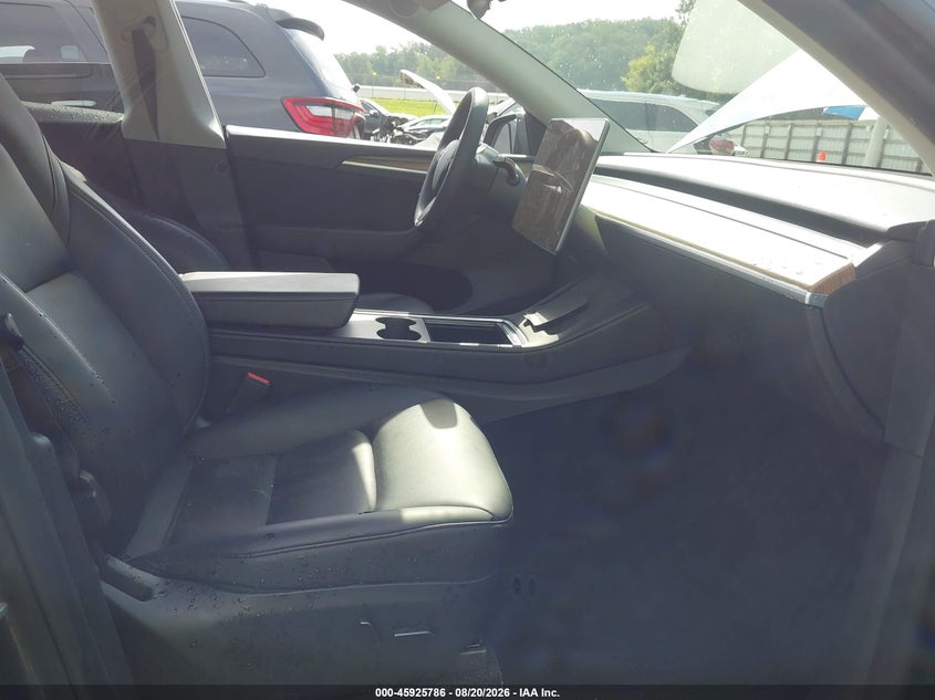 TESLA MODEL Y - zdjęcie 5