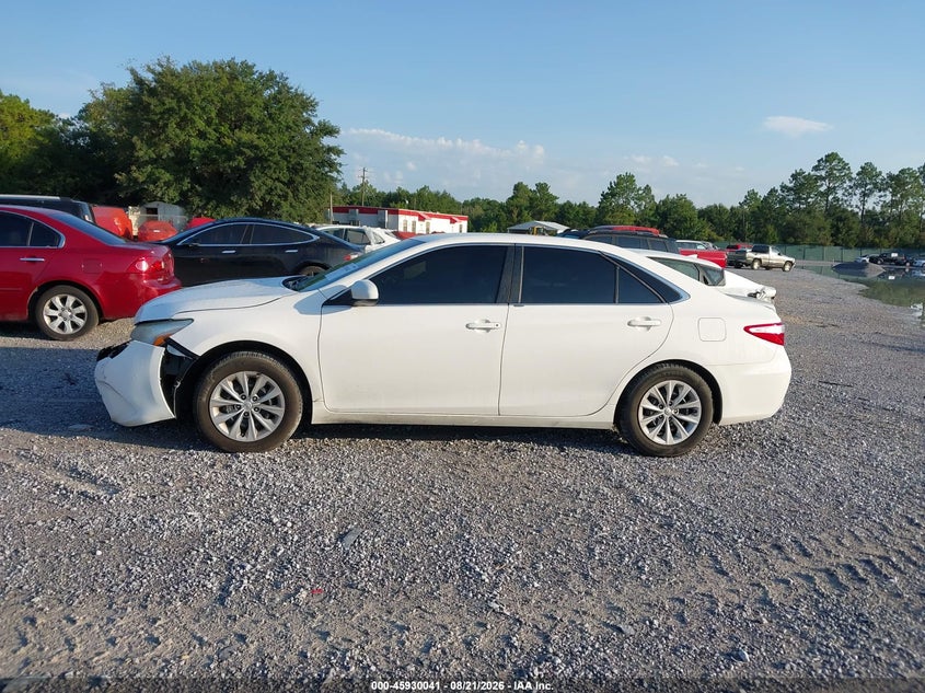 TOYOTA CAMRY - zdjęcie 14
