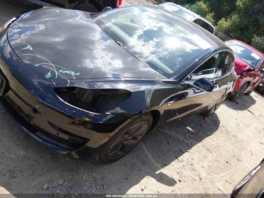 TESLA MODEL 3 - zdjęcie 2