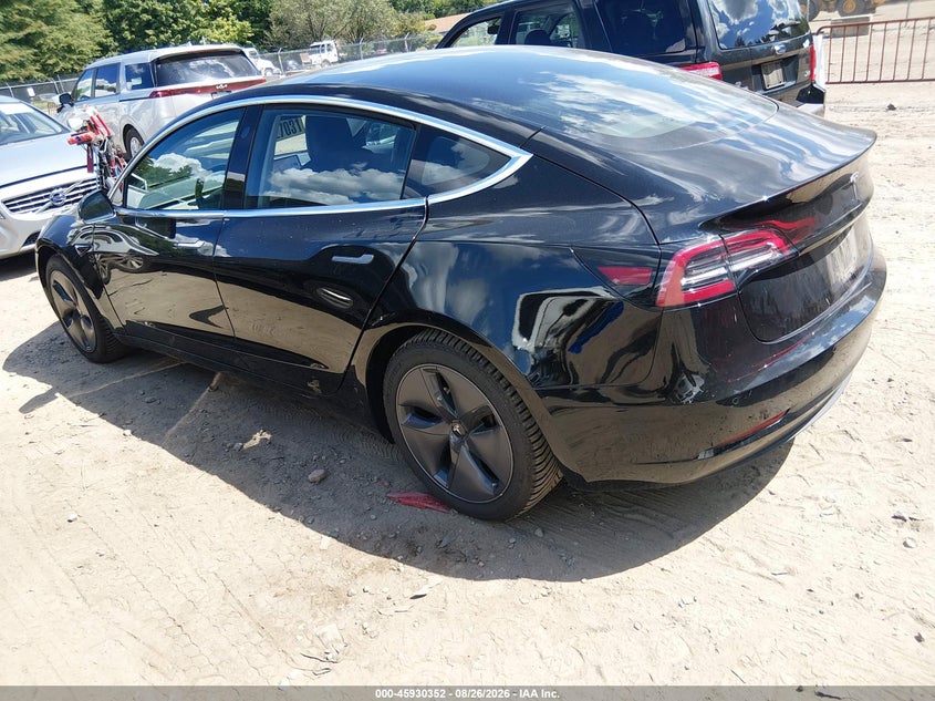 TESLA MODEL 3 - zdjęcie 3