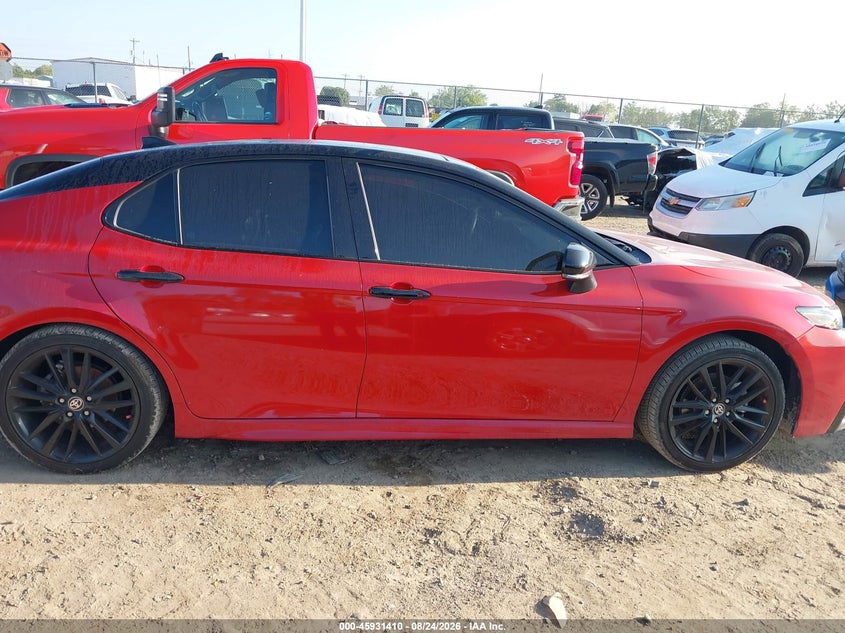 TOYOTA CAMRY - zdjęcie 13
