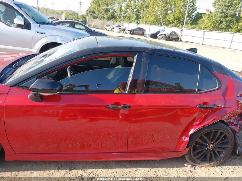 TOYOTA CAMRY - zdjęcie 14