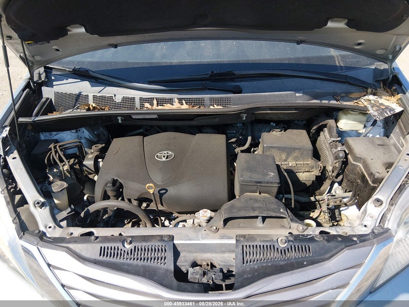 TOYOTA SIENNA - zdjęcie 10