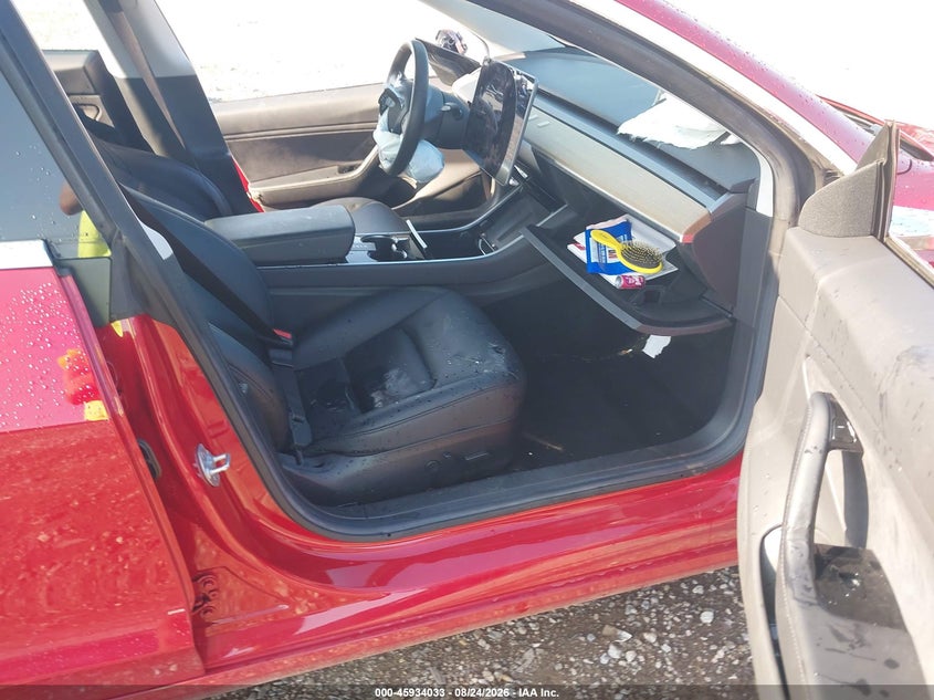 TESLA MODEL 3 - zdjęcie 5