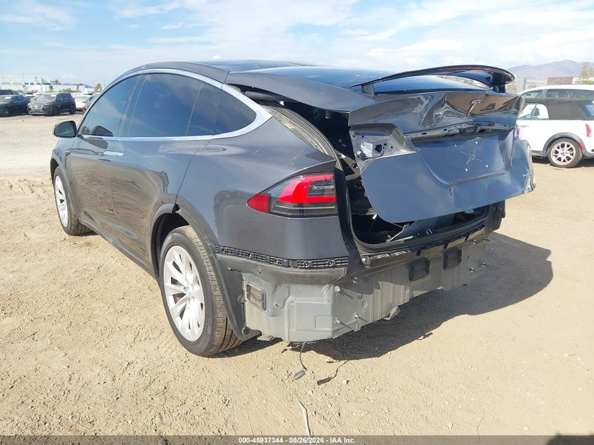 TESLA MODEL X - zdjęcie 20