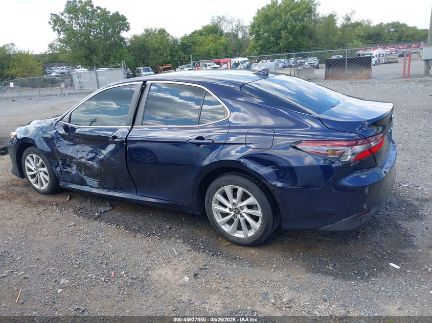 TOYOTA CAMRY - zdjęcie 15