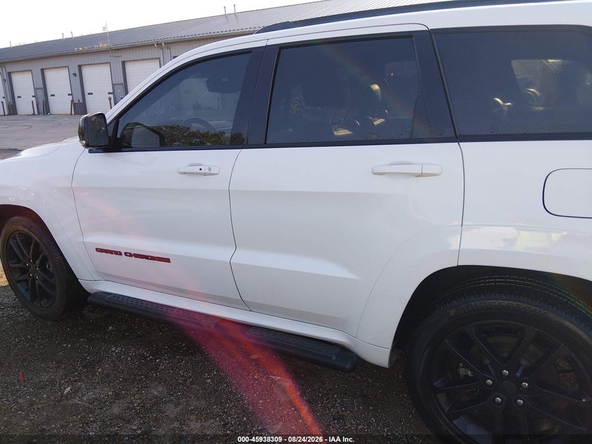JEEP GRAND CHEROKEE - zdjęcie 14