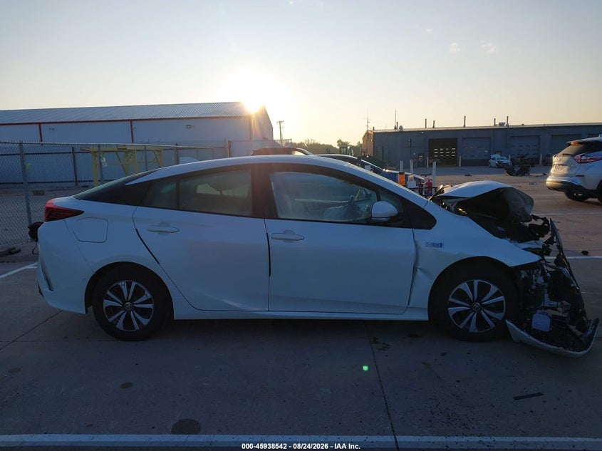 TOYOTA PRIUS PRIME - zdjęcie 14