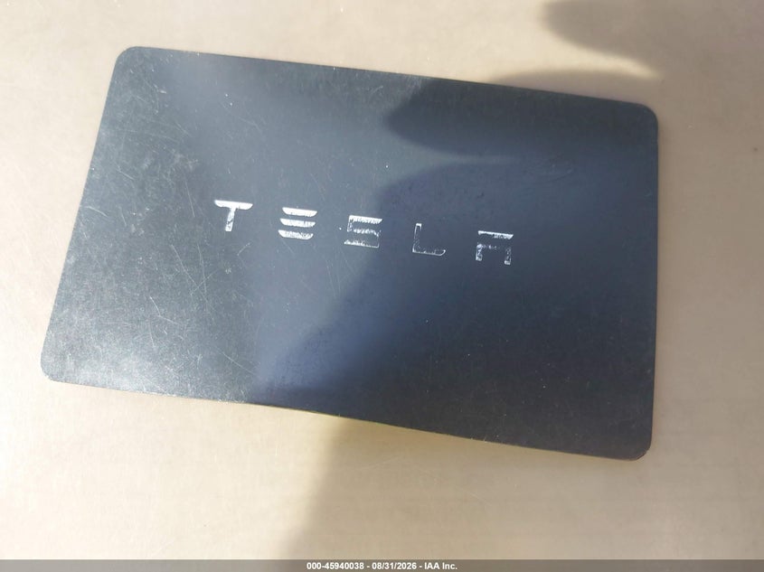 TESLA MODEL 3 - zdjęcie 11