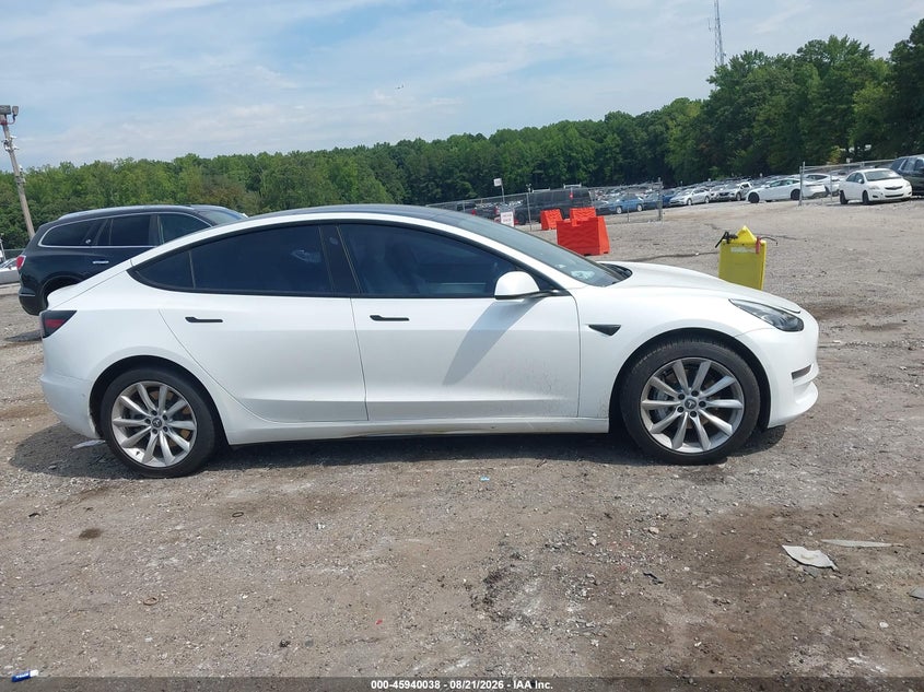 TESLA MODEL 3 - zdjęcie 13