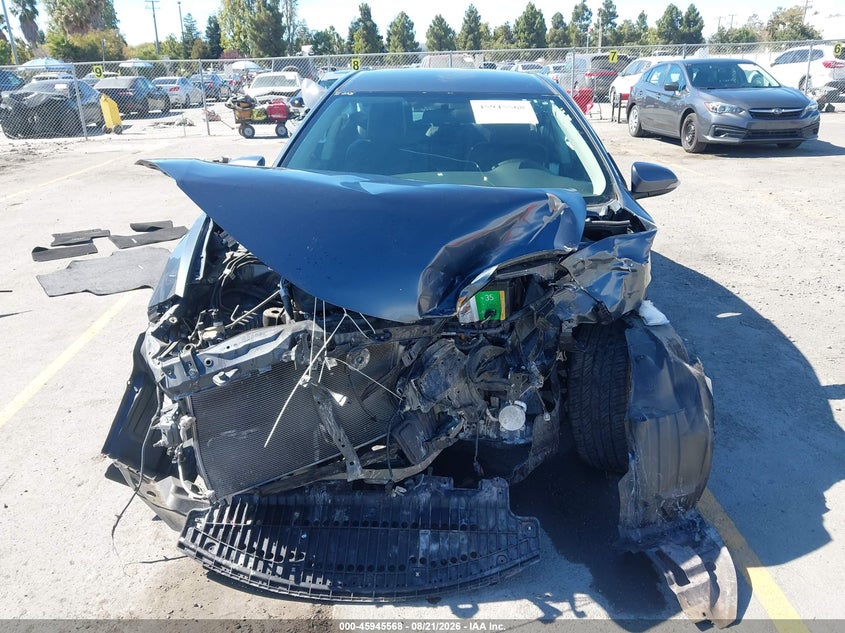 TOYOTA COROLLA - zdjęcie 12